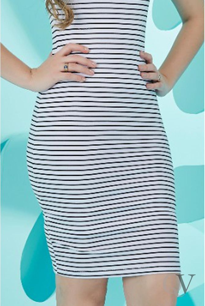 vestido tubinho com gola redonda