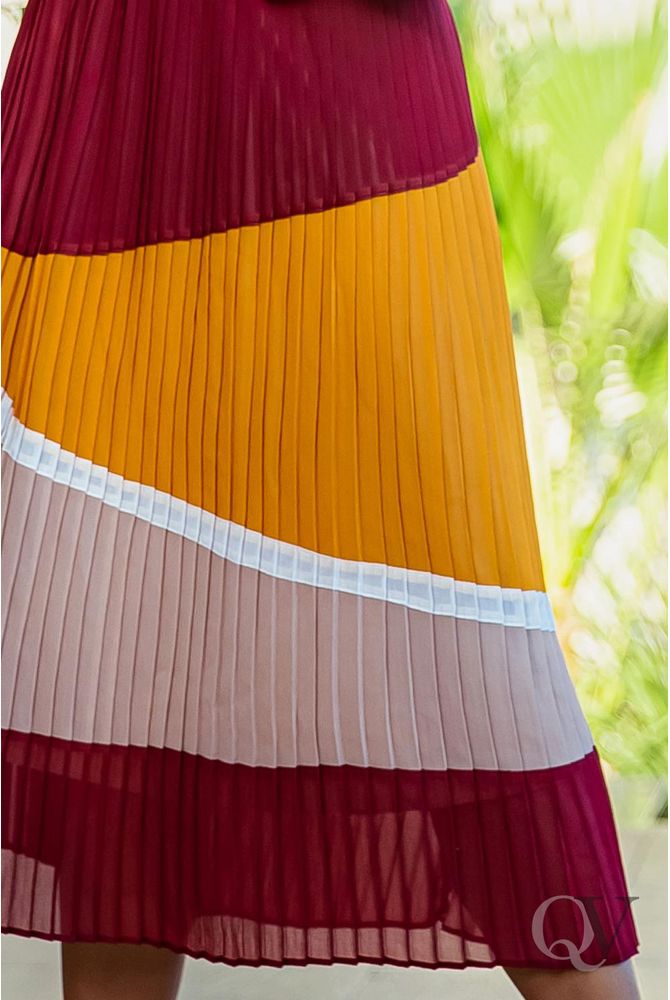 saia plissada tricolor